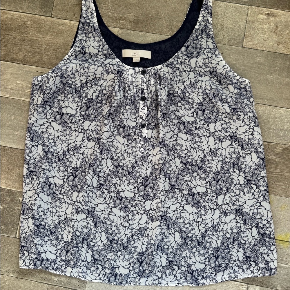 LOFT Women's Floral Blouse - Navy and White